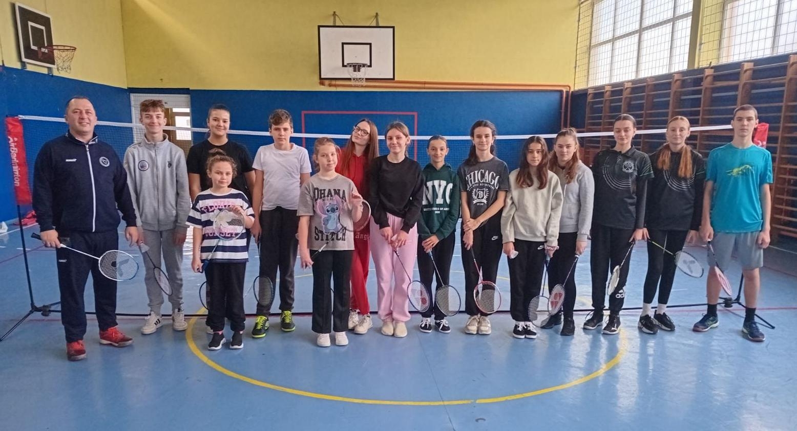 DOBOJ: Badminton klub "Sertini" posjetio naselje Šerići