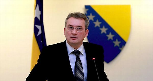 DOBOJ: Predsjednik SDS-a Mladen Bosić poziva na proteste