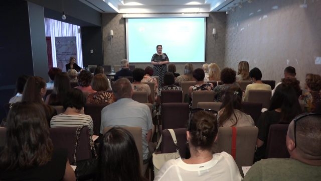 DOBOJ: Održan biznis forum pod nazivom „Osnažene i zaposlene – korak bliže ka eliminaciji rodno zasnovanog nasilja” (VIDEO)