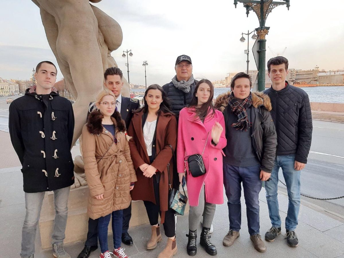 IZ RUSIJE, S LJUBAVLJU... (FOTO)