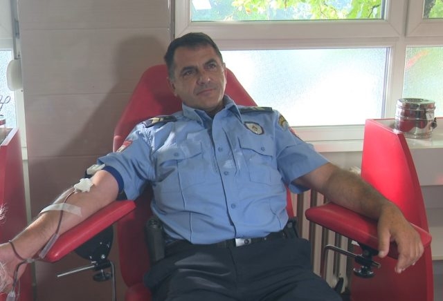 DOBOJ: Oko 50 službenika prijavljeno za akciju davanja krvi