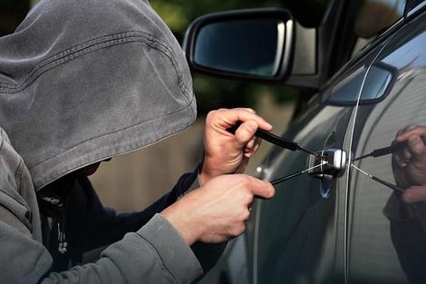 DOBOJ: Ukraden „audi“ dobojskog privrednika vredan 30.000 KM