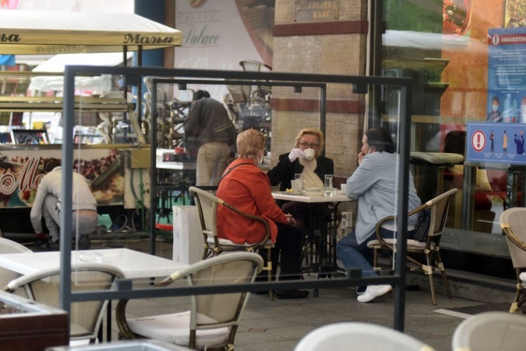 Propisi zbunili i konobare i goste