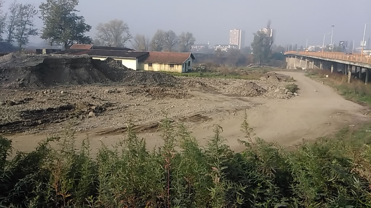 DOBOJ: Uklanjaju deponiju šljunka sa karting staze