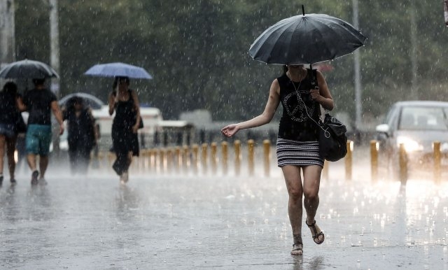 VRIJEME: Danas svježije uz prolaznu kišu