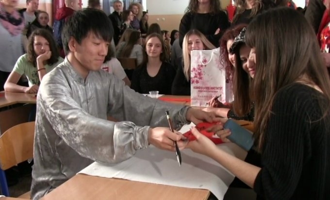 DOBOJ: Učenici će učiti kineski jezik (VIDEO)