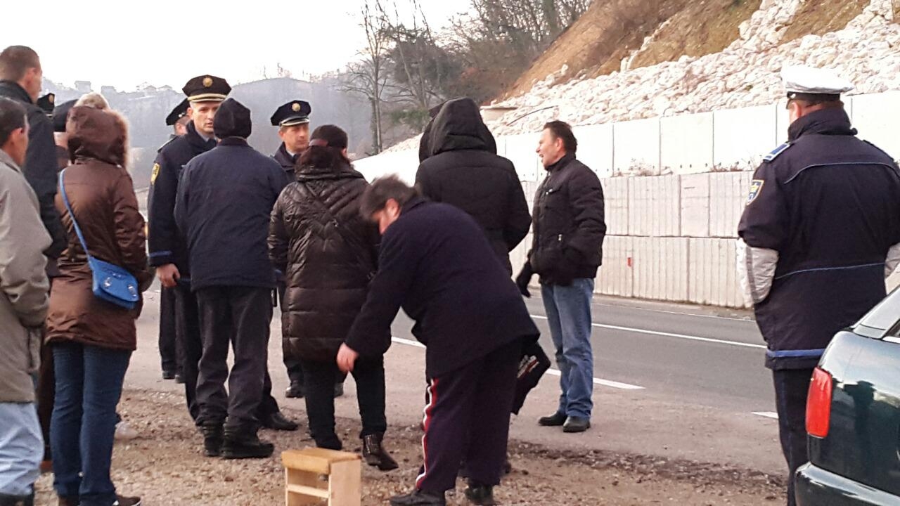 MAGLAJ: Protestno okupljanje mještana Kosove