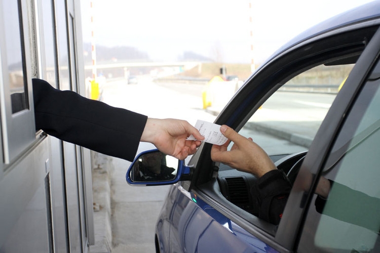 "UZMI TAG, PROĐI BRŽE": Elektronska naplata putarine sada 60 odsto niža!