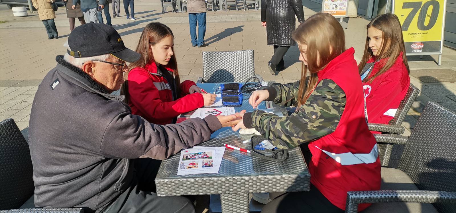 DOBOJ: Izložba rukotvorina grupa aktivnog i zdravog starenja