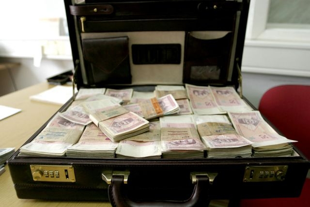 Najviša isplaćena plata u Republici Srpskoj 51.000, u FBiH 363.456 KM