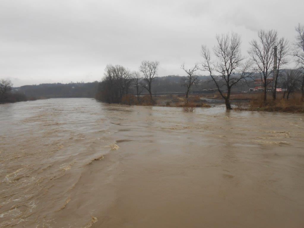 DOBOJ: Smanjuje se vodostaj Bosne, pao sa 370 na 337 centimetara