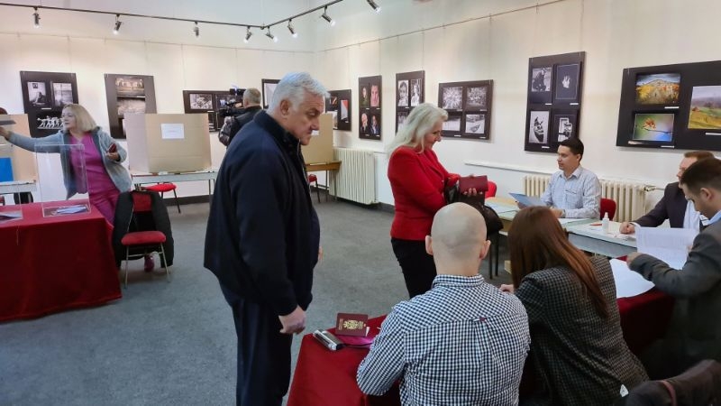 DOBOJ: Otvoreno biralište za predsjedničke i parlamentarne izbore u Srbiji