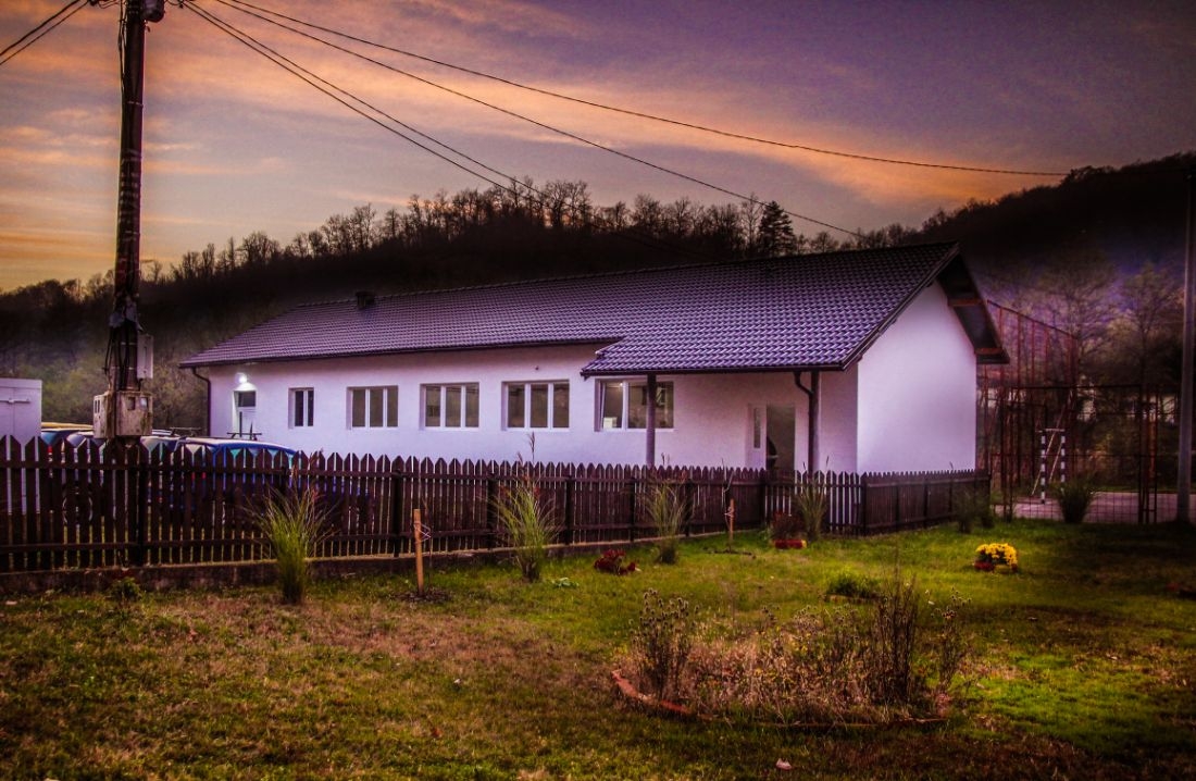 DOBOJ: Holandske fondacije „Bolji život“ i „Toplota za djecu“ realizovale projekat obnove Doma kulture u Tekućici