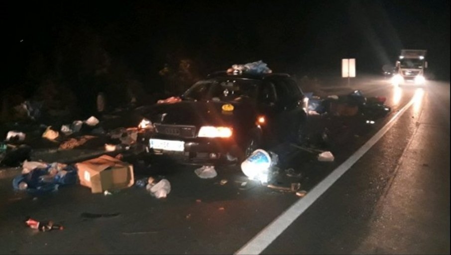 STRAVIČAN SUDAR SA „AUDIJEM“ IZMEĐU BRODA I DERVENTE: Teško povređen bračni par sa zaprežnih kola i konj (FOTO)