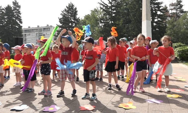 DOBOJ: Mališani iz dobojskog obdaništa “Majke Jugović” proslavili Dan grada (FOTO)
