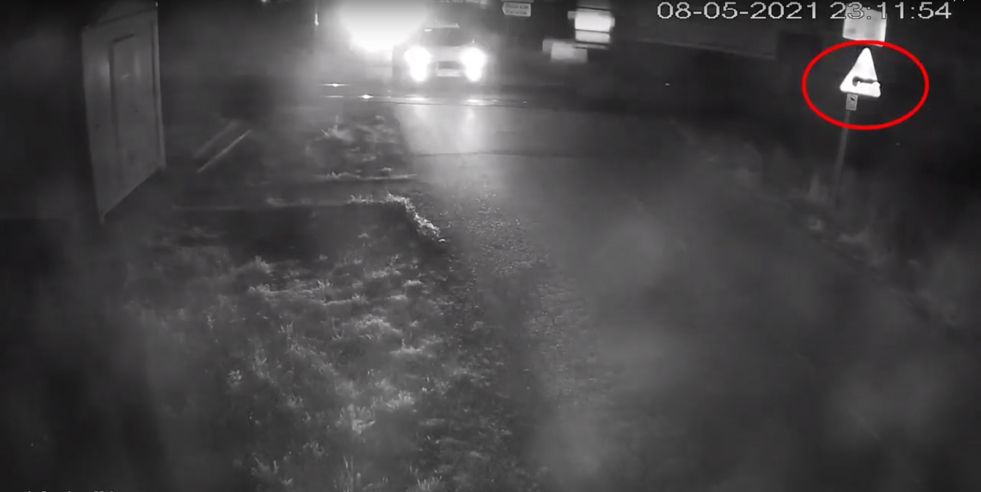 DETALJI NESREĆE U KULAŠIMA: Udar voza u auto čuo se u cijelom naselju (VIDEO)