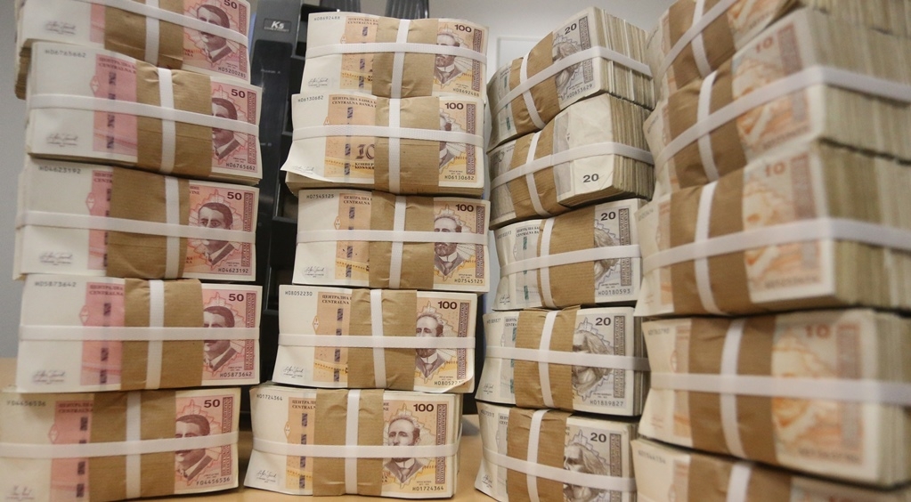 Građani i firme povukli pola milijarde KM iz banaka u Srpskoj