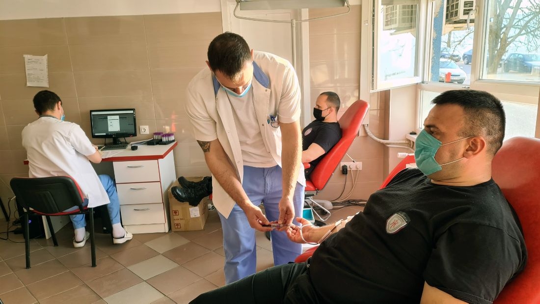 DOBOJ: U dvodnevnoj akciji davanja krvi učestvuju 62 policajca