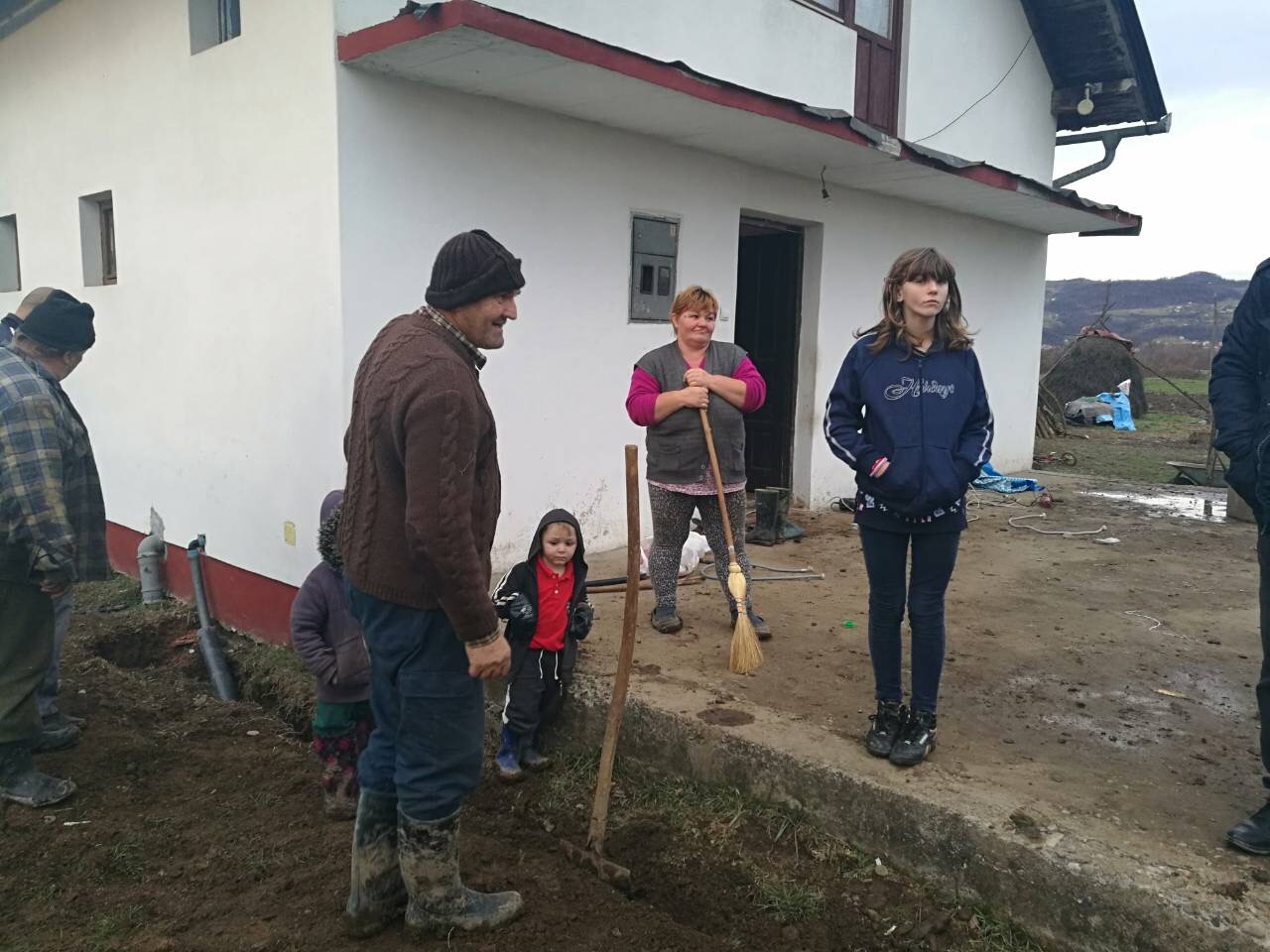 PORODICA STOJAKOVIĆ DOBILA VODU Devojčici Elmi ispunjena želja