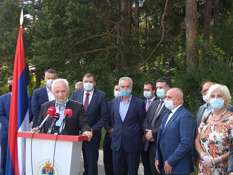 RATNIM FUNKCIONERIMA PO 100.000 KM Šamar borcima i građanima u režiji VLASTI I OPOZICIJE