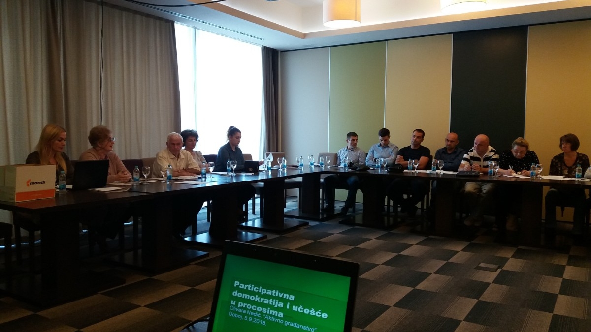 DOBOJ: Održana edukativno-dijaloška radionica “Jačanje kapaciteta i partnerstva u borbi protiv mržnje u zajednici” (FOTO)