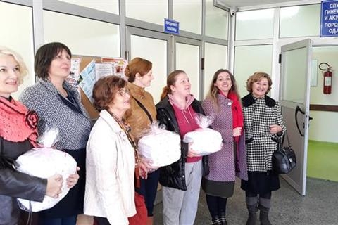 DOBOJ: Uručeni higijenski paketi za porodilište