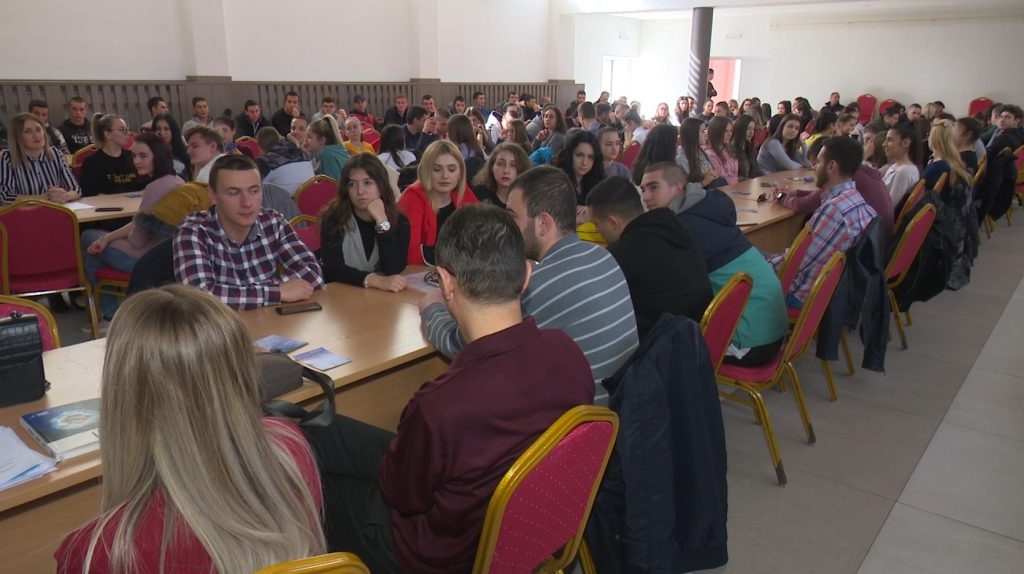 DOBOJ: Omladinska banka Doboj organizovala info dan za projekte mladih