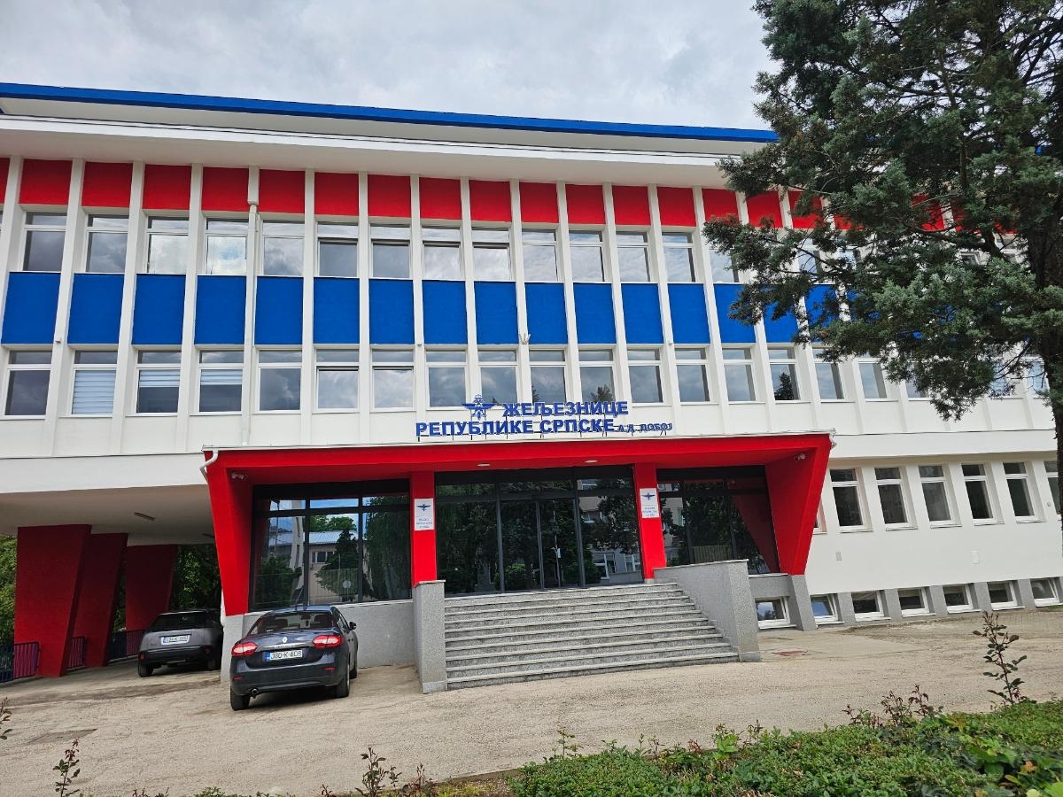 DOBOJ: Željeznice Srpske posluju s minusom, a radnici traže veće plate i kolektivni ugovor