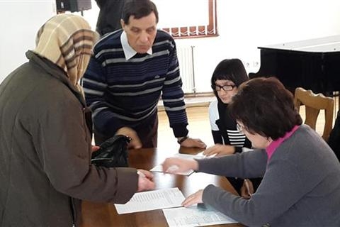 DOBOJ: Pomoć po 100 km za 120 porodica