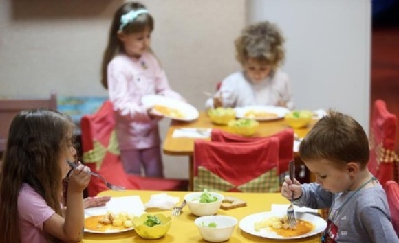NOVI PRAVILNIK: Za djecu u vrtićima samo zdrava hrana!