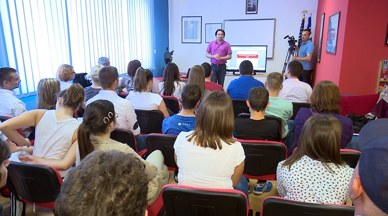 DOBOJ: Prezentovani učenički radovi u okviru projekta „Multietnička zajednica je moj dom“