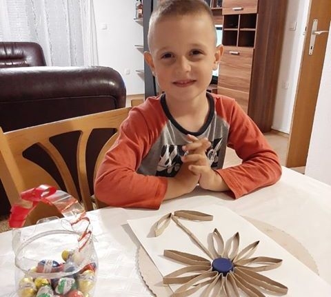 DOBOJ: Djeca poručuju - više cvijeća manje smeća (FOTO)