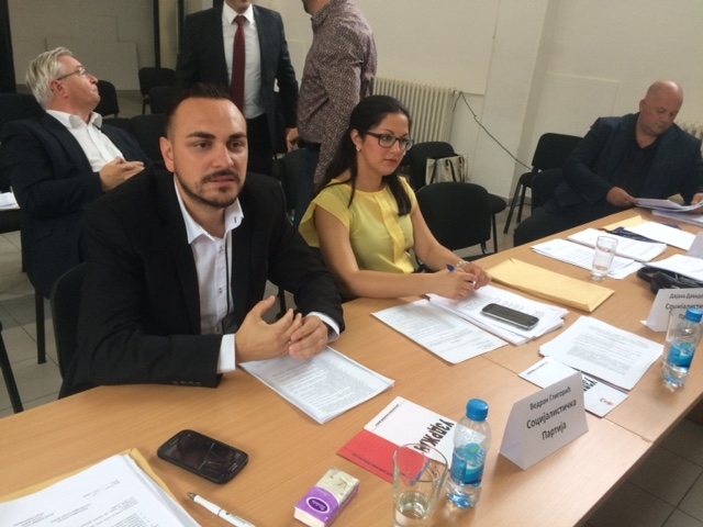 PROBIJANJE BUDŽETSKOG OKVIRA UDARILO RADNIKE PO DŽEPU Opštinarima u Doboju smanjene plate