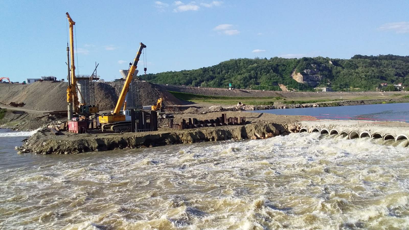 OBILAZNICA OKO DOBOJA NA KORIDORU 5C: Most izranja iz rijeke Bosne (FOTO) (VIDEO)