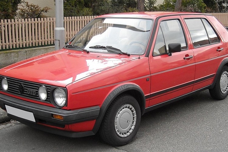 DOBOJ: Lopovi zaboravili golfa dvojku