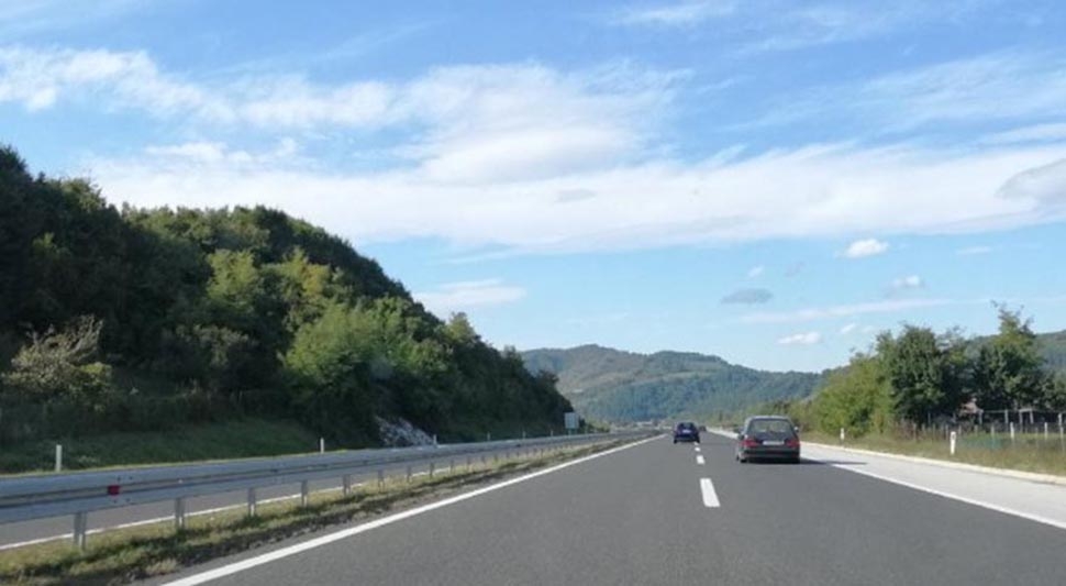 PUTEVI: Kolovozi suvi, bez gužve na putevima