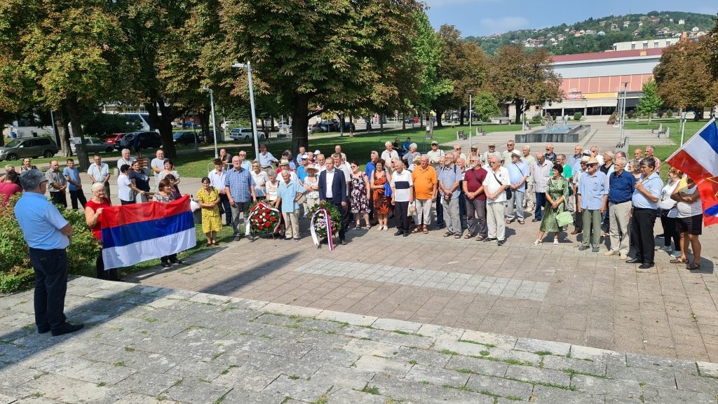DOBOJ: Obilježene 82 godine od ustanka u Drugom svjetskom ratu