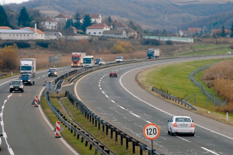 PUTEVI: Bez većih zastoja u saobraćaju