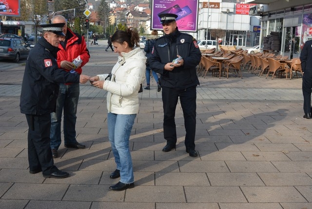 DOBOJ: Zbog narkotika za 11 mjeseci uhapšena tri lica