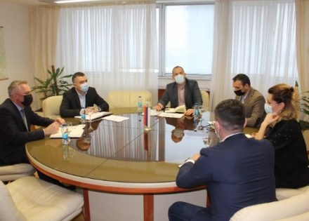 Kruškama iz Srpske Rusi rekli - STOP