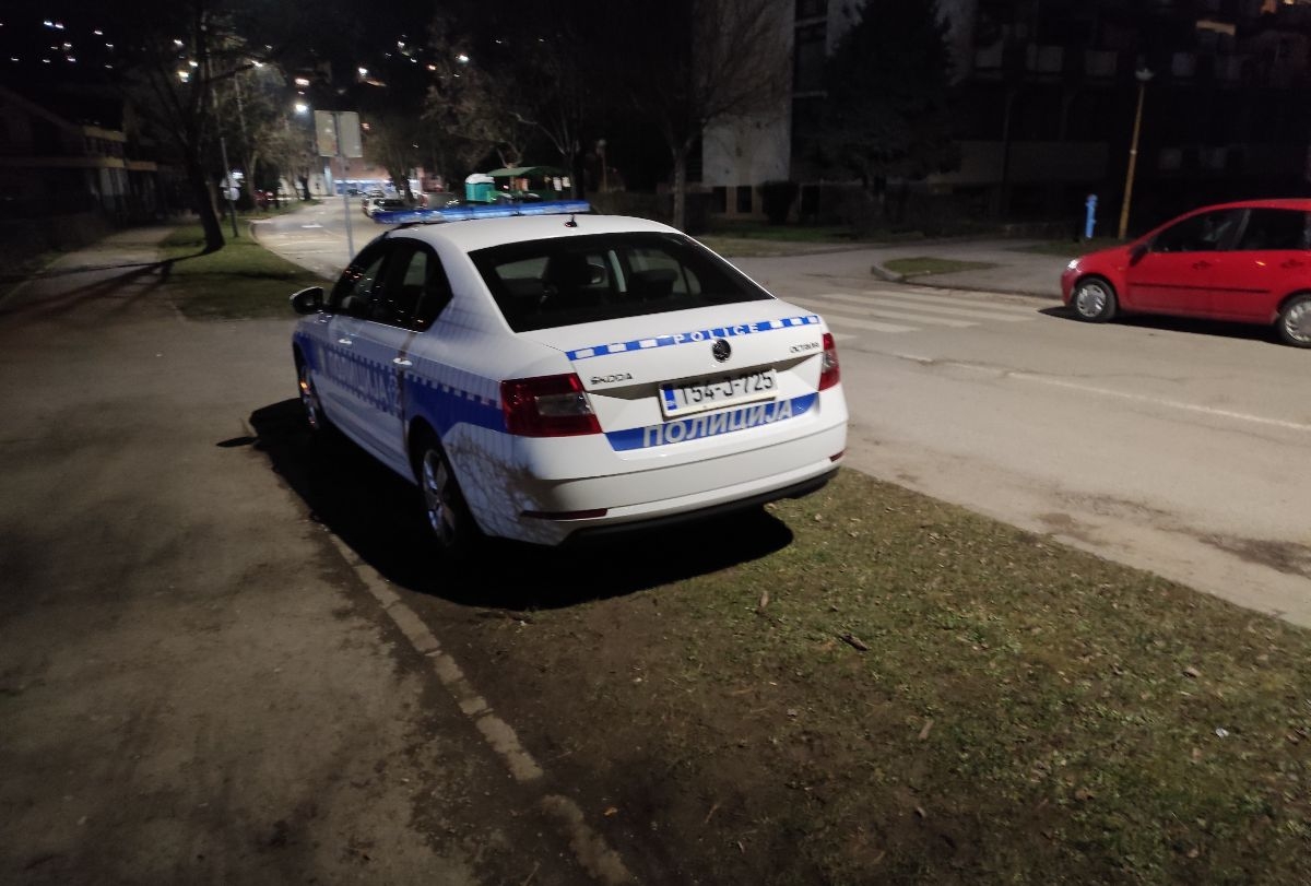 DOBOJSKI INFO PREDSTAVLJA: Bahati policijski parking papak