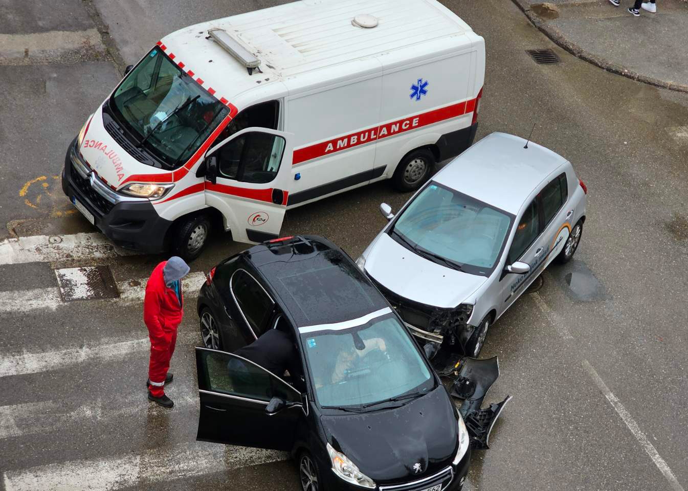 KIŠA DONIJELA NEZGODE: Više sudara u Doboju, apel vozačima na oprez