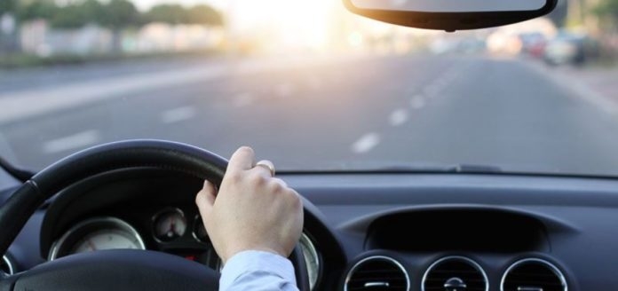 PUTEVI: Pretežno suvi kolovozi, vidljivost smanjena zbog magle