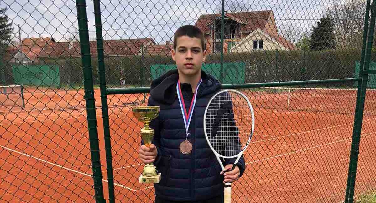 DOBOJ: Dva trofeja za mladog Marka Maksimovića u Pančevu