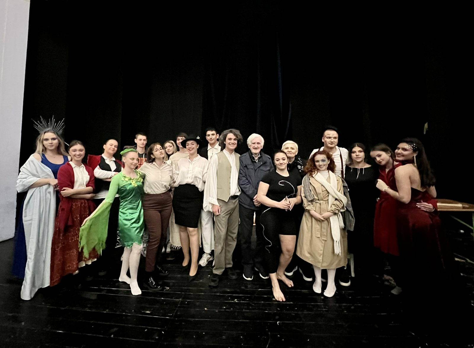 DOBOJ: "Dedalova radionica" dramske grupe Gimnazije najnagrađivanija predstava