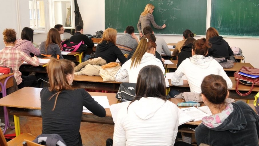 DOBOJ: Srednjoškolcima zimski raspust počinje ranije