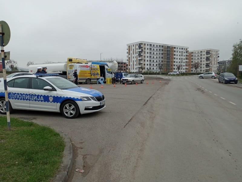 DOBOJ: Preventivna kontrola pripremljenosti vozila za zimske uslove vožnje