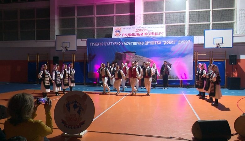 DOBOJ: Održan tradicionalni godišnji koncert KUD-a „Doboj” (VIDEO)
