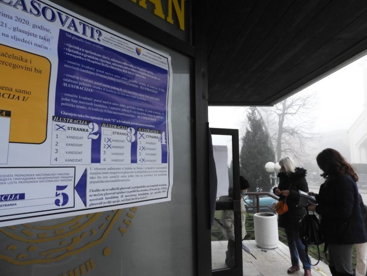 DOBOJ: Situacija drugačija na ponovljenim izborima, svi nestranački posmatrači pušteni bez problema na biračka mjesta