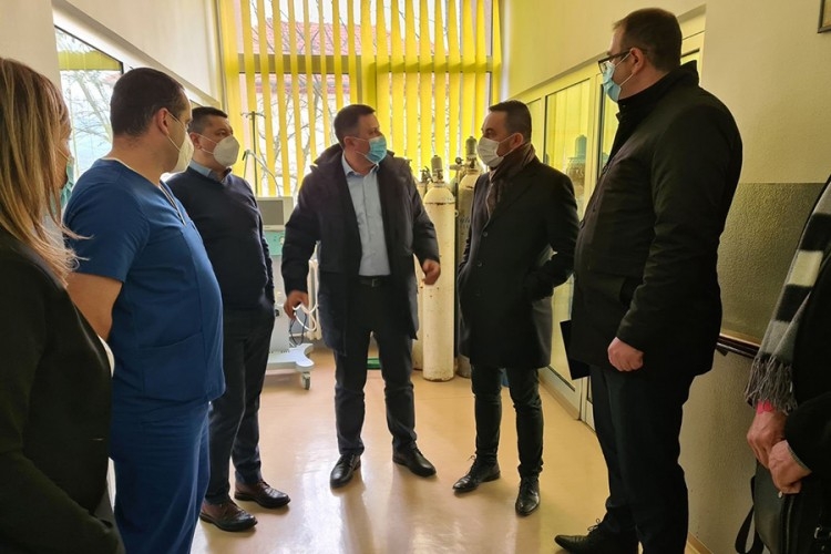 DOBOJ: Iduće sedmice vakcinacija medicinara